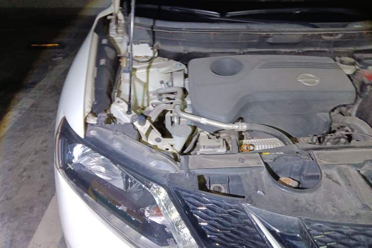 Used Nissan X-Trail 2014 2.5L CVT Luxury Edition 4WD Engine Bay Right