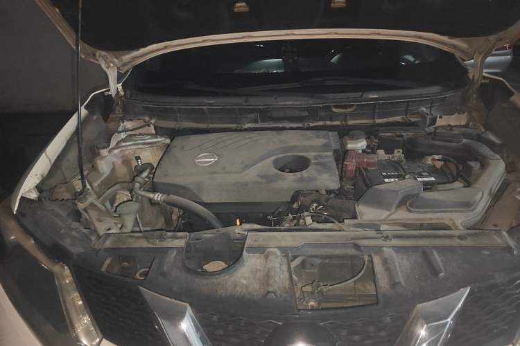 Used Nissan X-Trail 2014 2.0L CVT Comfort Edition 2WD Engine Bay Right