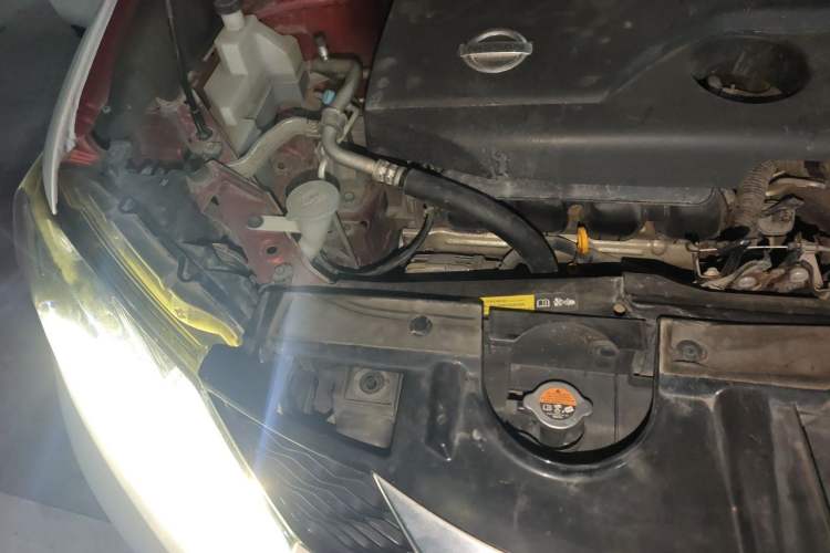 Used Nissan X-Trail 2014 2.0L CVT Comfort Edition 2WD Engine Bay Right