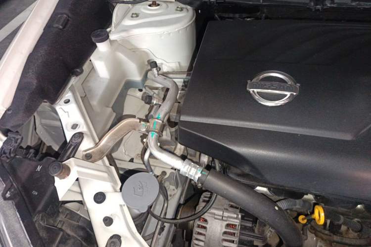Used Nissan X-Trail 2014 2.0L CVT Comfort Edition 2WD Engine Bay Right