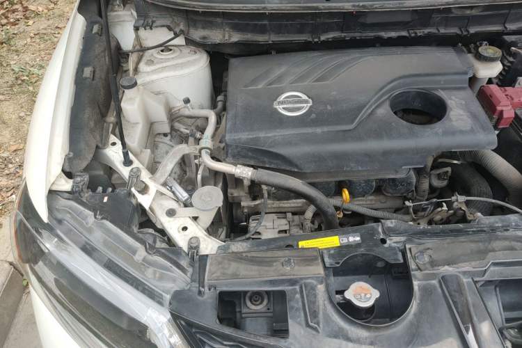 Used Nissan X-Trail 2014 2.0L CVT Comfort Edition 2WD Engine Bay Right