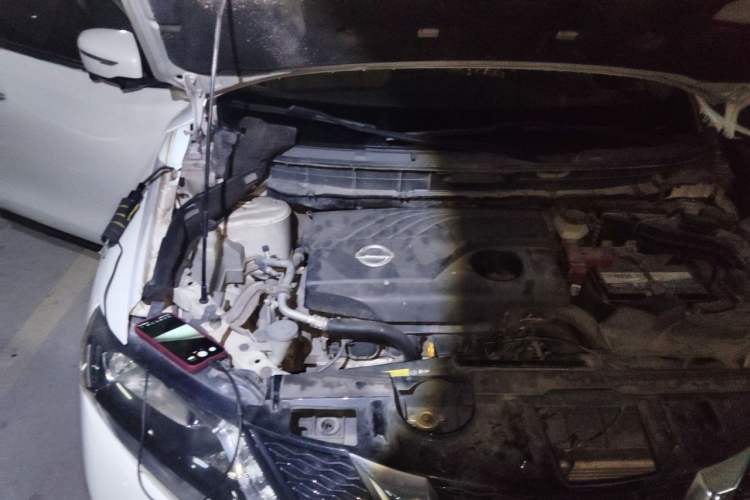 Used Nissan X-Trail 2014 2.0L CVT Comfort Edition 2WD Engine Bay Right