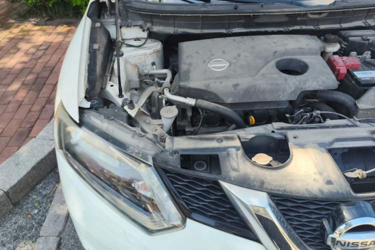 Used Nissan X-Trail 2014 2.0L CVT Comfort Edition 2WD Engine Bay Right