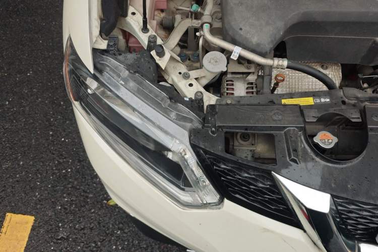Used Nissan X-Trail 2014 2.5L CVT Luxury Edition 4WD Engine Bay Right