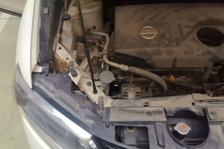 Used Nissan X-Trail 2014 2.0L CVT Comfort Edition 2WD Engine Bay Right