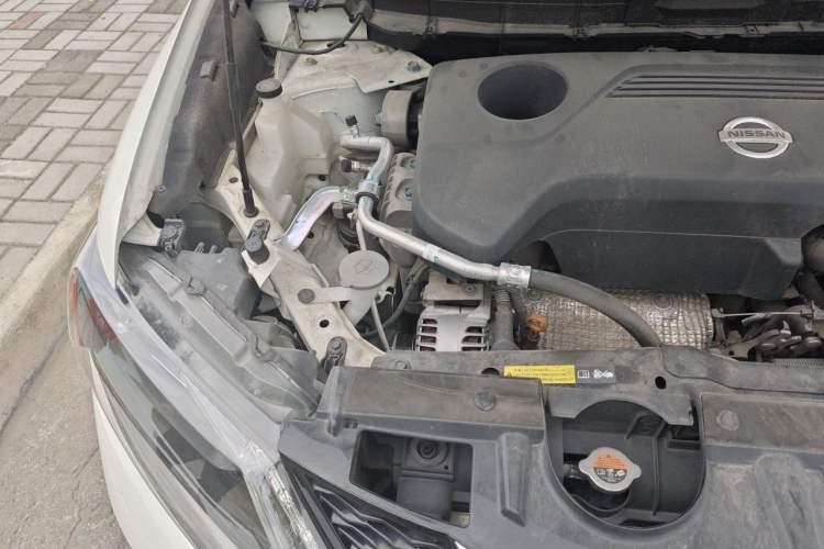 Used Nissan X-Trail 2014 2.5L CVT Luxury Edition 4WD Engine Bay Right
