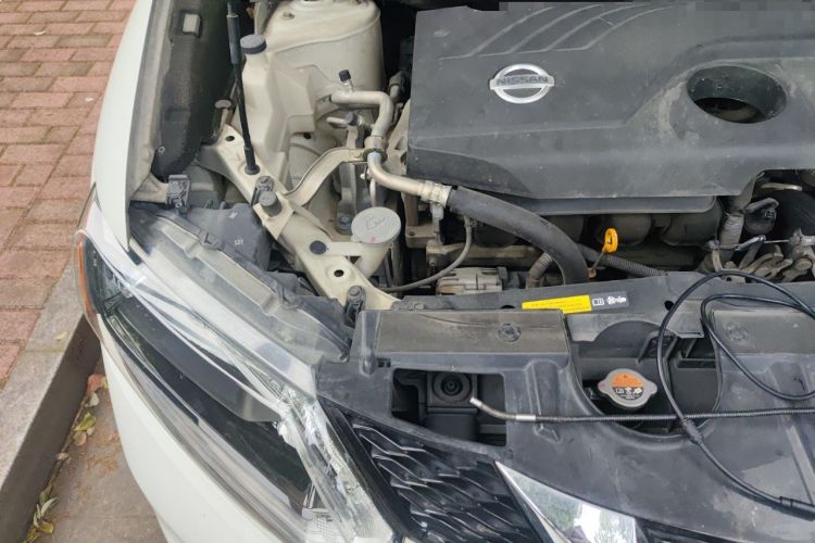 Used Nissan X-Trail 2014 2.0L CVT Comfort Edition 2WD Engine Bay Right