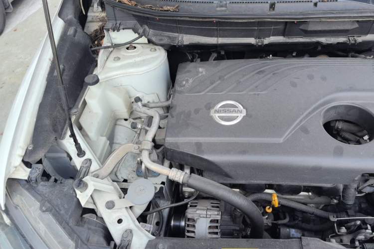 Used Nissan X-Trail 2014 2.0L CVT Comfort Edition 2WD Engine Bay Right