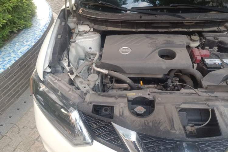 Used Nissan X-Trail 2014 2.0L CVT Comfort Edition 2WD Engine Bay Right