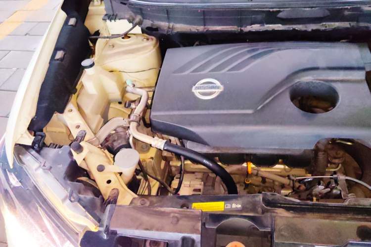 Used Nissan X-Trail 2014 2.0L CVT Fashion Edition 2WD Engine Bay Right