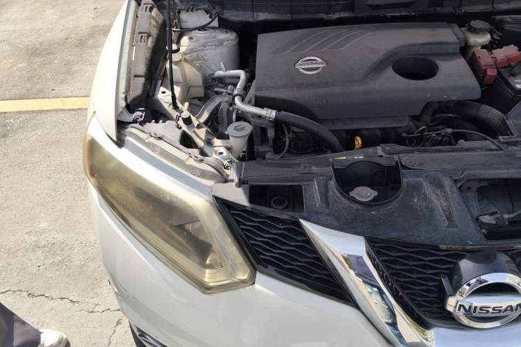 Used Nissan X-Trail 2014 2.0L CVT Comfort Edition 2WD Engine Bay Right