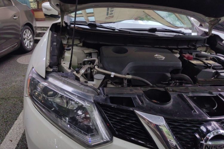 Used Nissan X-Trail 2014 2.5L CVT Luxury Edition 4WD Engine Bay Right