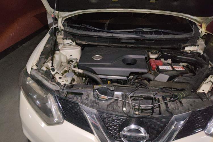 Used Nissan X-Trail 2014 2.0L CVT Comfort Edition 2WD Engine Bay Right