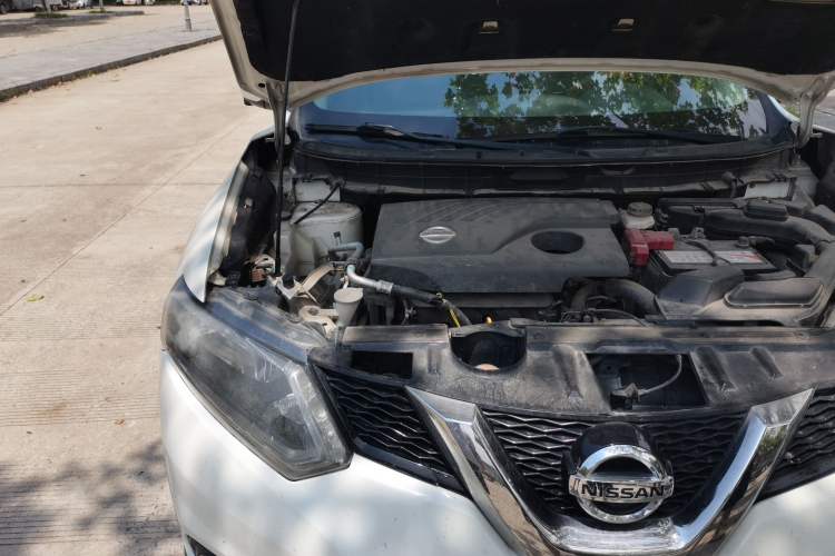 Used Nissan X-Trail 2014 2.0L CVT Comfort Edition 2WD Engine Bay Right