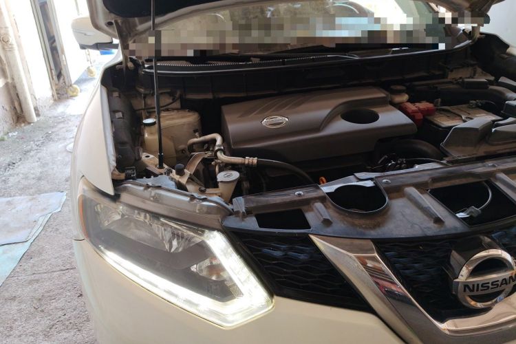 Used Nissan X-Trail 2014 2.0L CVT Comfort Edition 2WD Engine Bay Right