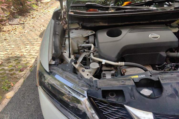 Used Nissan X-Trail 2014 2.5L CVT Luxury Edition 4WD Engine Bay Right