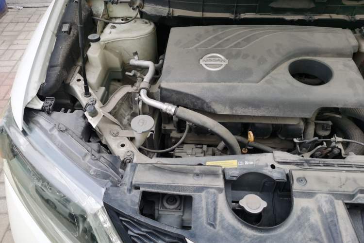 Used Nissan X-Trail 2014 2.0L CVT Comfort Edition 2WD Engine Bay Right
