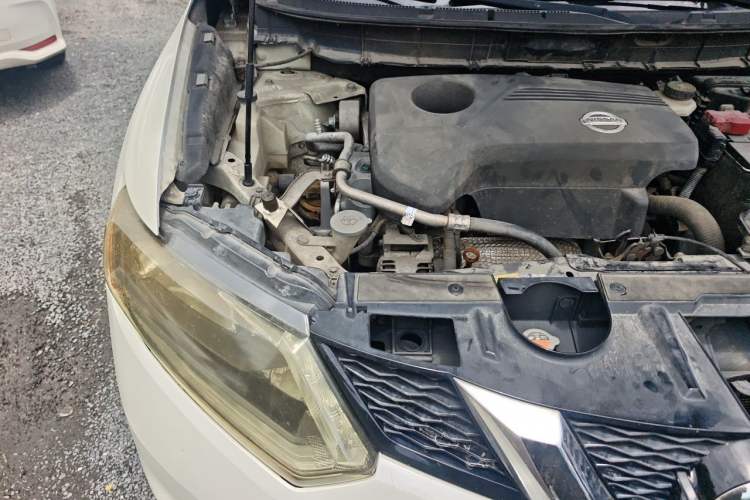 Used Nissan X-Trail 2014 2.5L CVT Luxury Edition 4WD Engine Bay Right