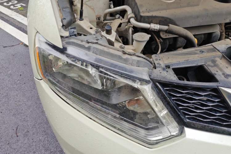 Used Nissan X-Trail 2014 2.0L CVT Comfort Edition 2WD Engine Bay Right