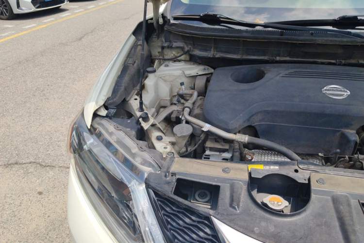 Used Nissan X-Trail 2014 2.5L CVT Luxury Edition 4WD Engine Bay Right