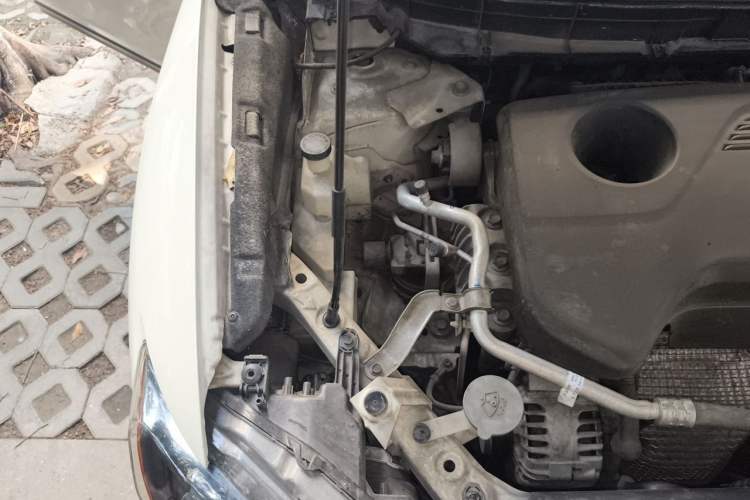 Used Nissan X-Trail 2014 2.5L CVT Leading Edition 4WD Engine Bay Right