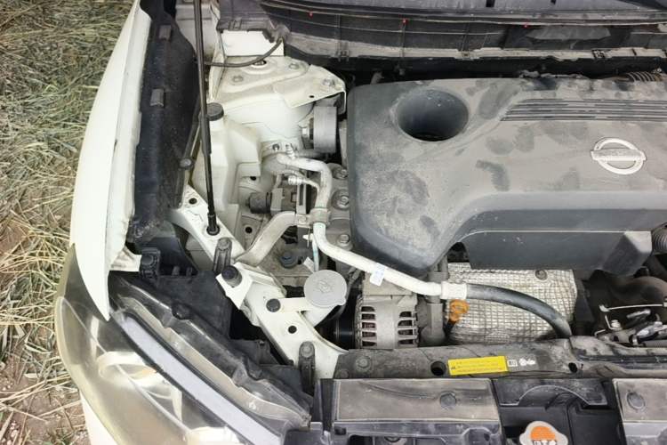 Used Nissan X-Trail 2014 2.5L CVT Luxury Edition 4WD Engine Bay Right