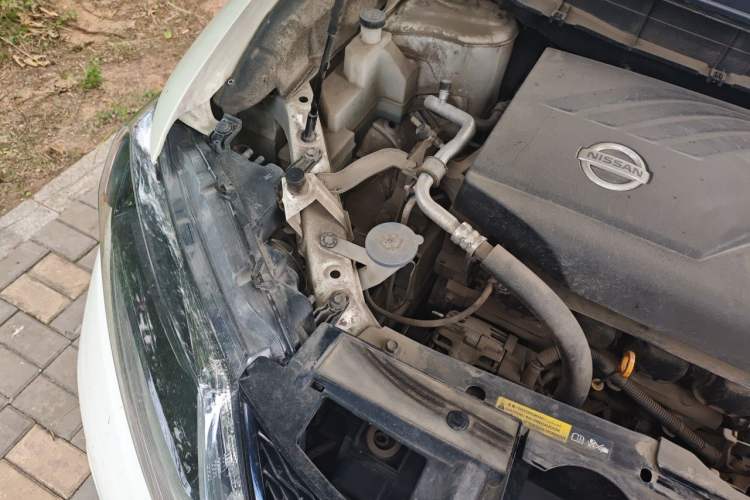 Used Nissan X-Trail 2014 2.0L CVT Comfort Edition 2WD Engine Bay Right