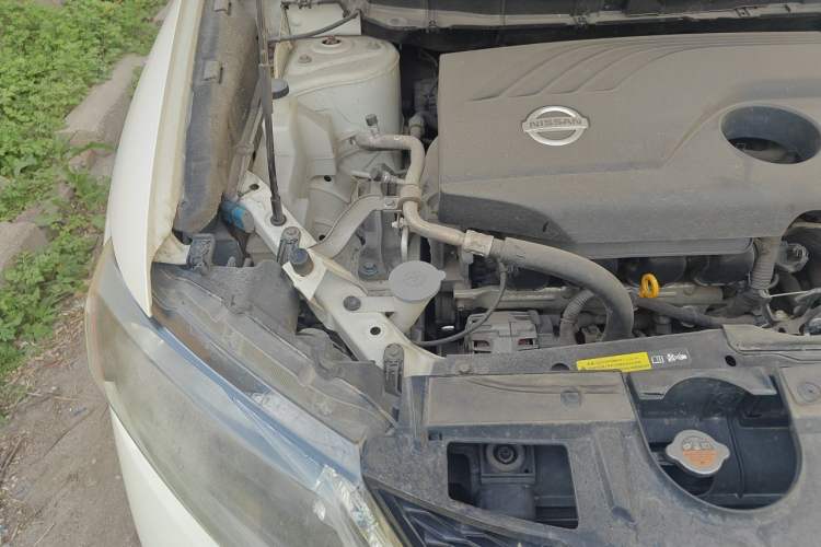Used Nissan X-Trail 2014 2.0L CVT Smart Edition 2WD Engine Bay Right
