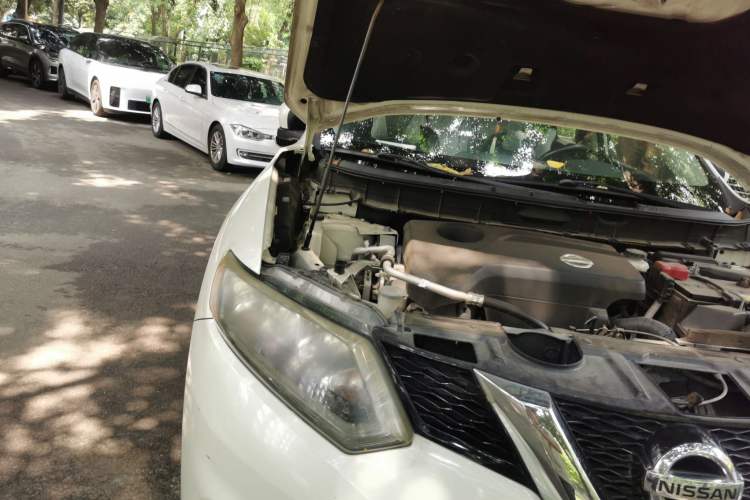 Used Nissan X-Trail 2014 2.5L CVT Leading Edition 4WD Engine Bay Right