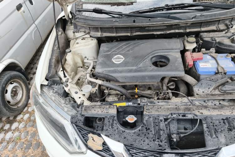 Used Nissan X-Trail 2014 2.0L CVT Comfort Edition 2WD Engine Bay Right