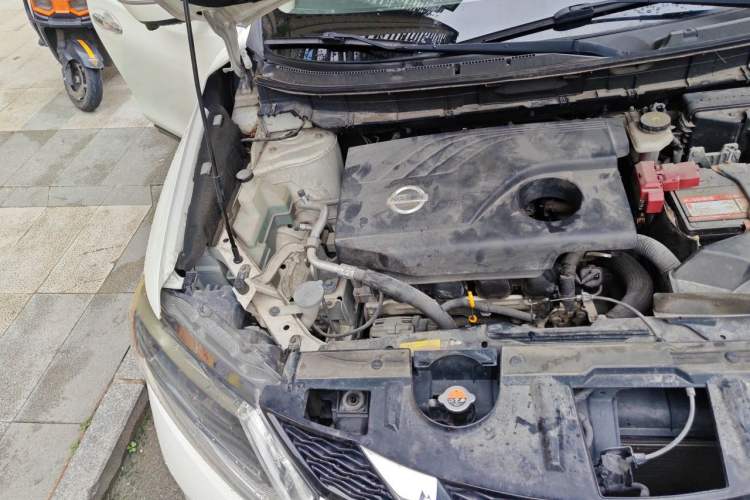 Used Nissan X-Trail 2014 2.0L CVT Comfort Edition 2WD Engine Bay Right