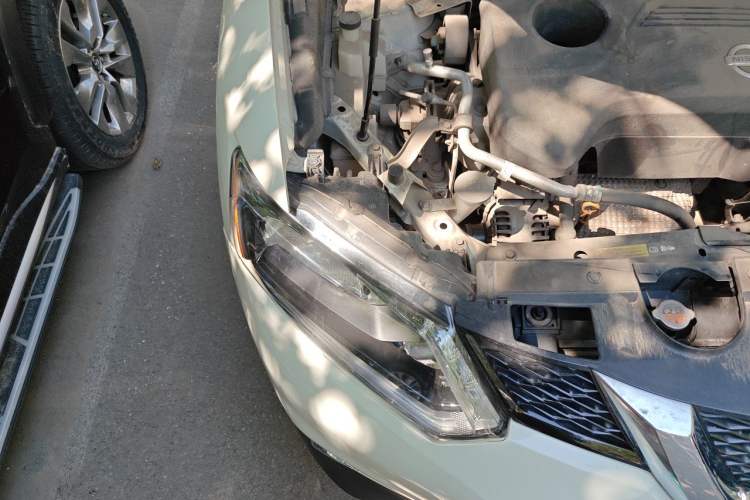 Used Nissan X-Trail 2014 2.5L CVT Luxury Edition 4WD Engine Bay Right