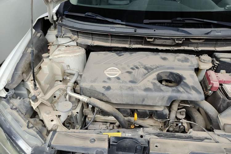 Used Nissan X-Trail 2014 2.0L CVT Comfort Edition 2WD Engine Bay Right
