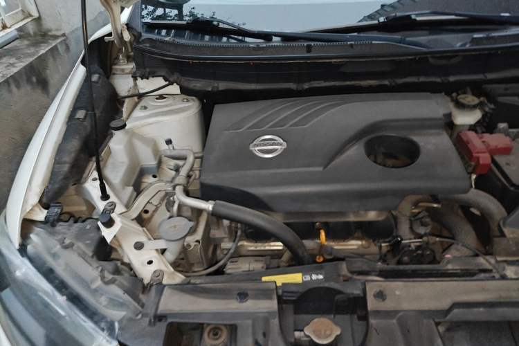 Used Nissan X-Trail 2014 2.0L CVT Comfort Edition 2WD Engine Bay Right