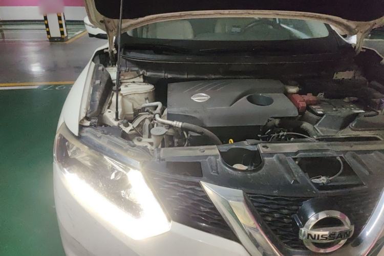 Used Nissan X-Trail 2014 2.0L CVT Comfort Edition 2WD Engine Bay Right