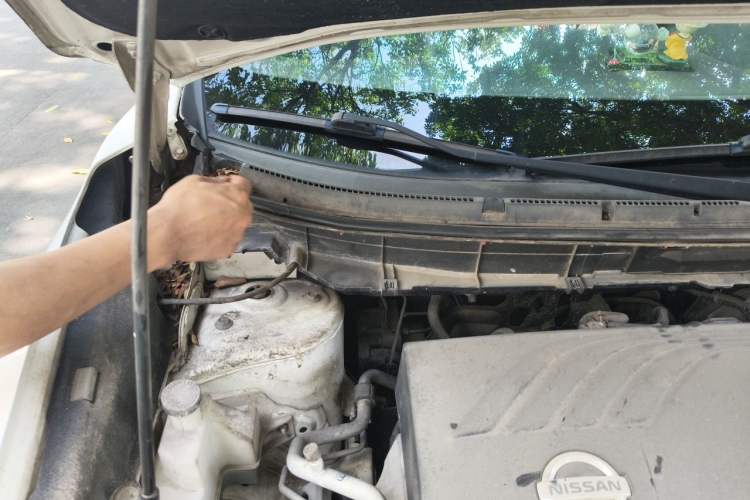 Used Nissan X-Trail 2014 2.0L CVT Smart Edition 2WD Engine Bay Right