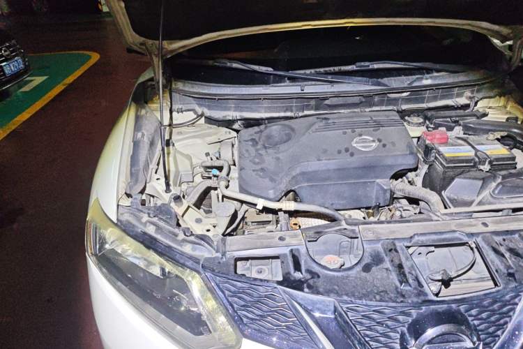 Used Nissan X-Trail 2014 2.5L CVT Luxury Edition 4WD Engine Bay Right