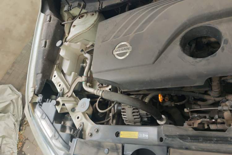Used Nissan X-Trail 2014 2.0L CVT Comfort Edition 2WD Engine Bay Right