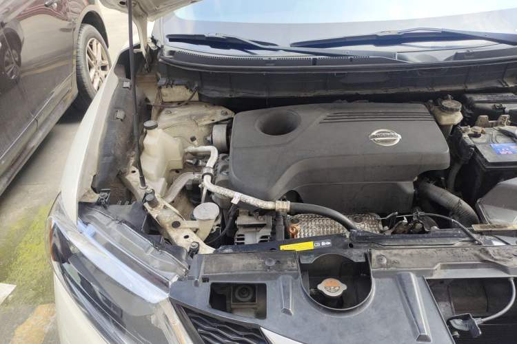 Used Nissan X-Trail 2014 2.5L CVT Luxury Edition 4WD Engine Bay Right