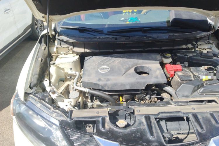 Used Nissan X-Trail 2014 2.0L CVT Comfort Edition 2WD Engine Bay Right