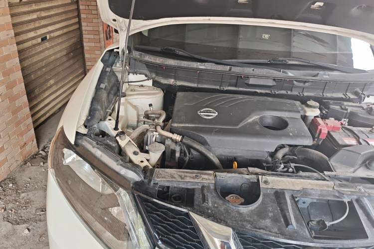 Used Nissan X-Trail 2014 2.0L CVT Comfort Edition 2WD Engine Bay Right