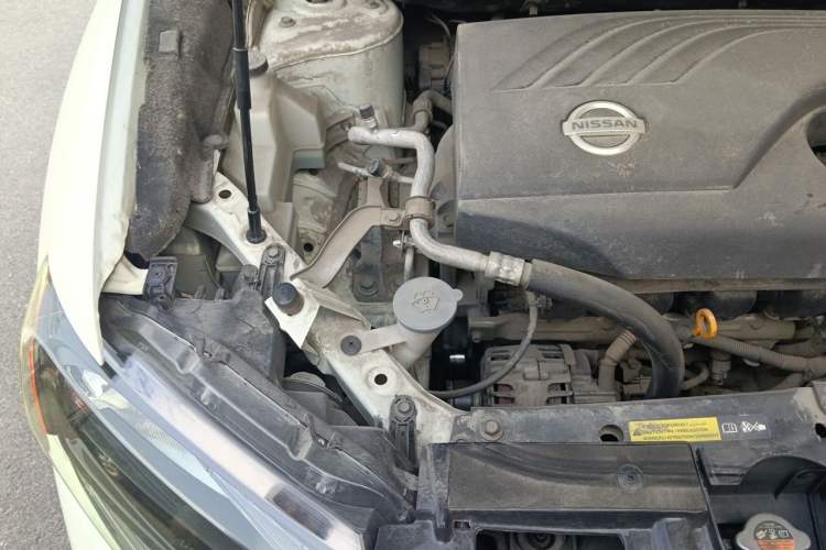 Used Nissan X-Trail 2014 2.0L CVT Comfort Edition 2WD Engine Bay Right