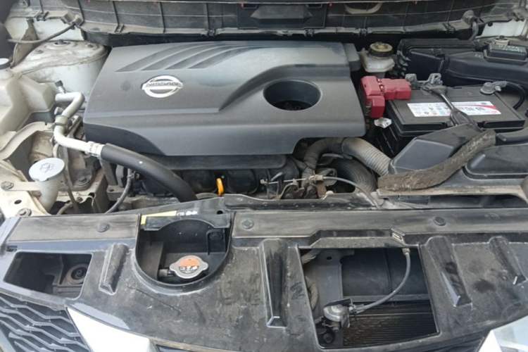 Used Nissan X-Trail 2014 2.0L CVT Comfort Edition 2WD Engine Bay
