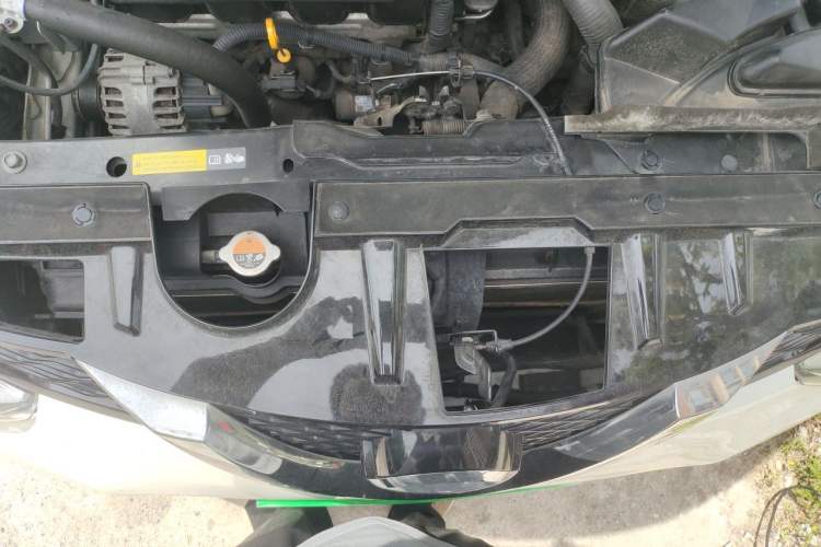 Used Nissan X-Trail 2014 2.0L CVT Comfort Edition 2WD Engine Bay