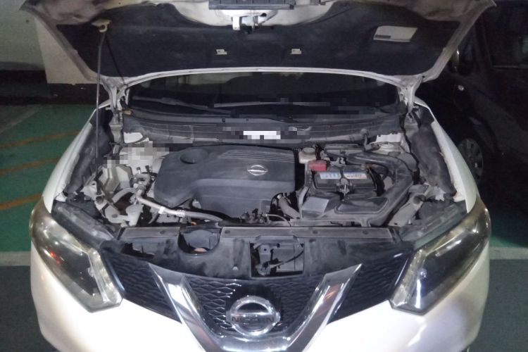 Used Nissan X-Trail 2014 2.5L CVT Luxury Edition 4WD Engine Bay