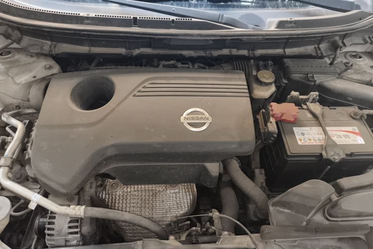 Used Nissan X-Trail 2014 2.5L CVT Leading Edition 4WD Engine Bay