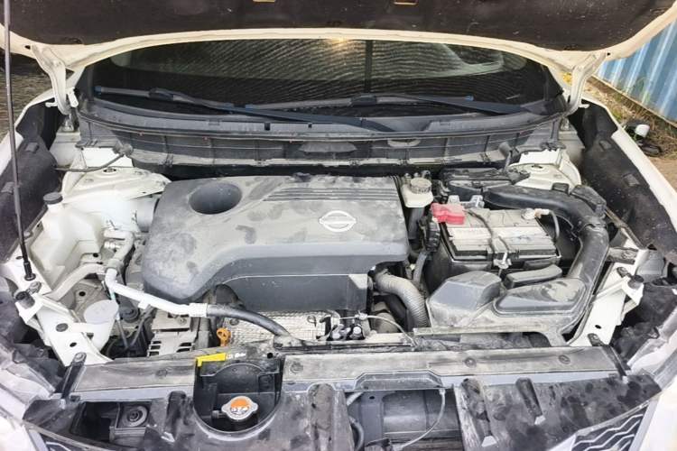 Used Nissan X-Trail 2014 2.5L CVT Luxury Edition 4WD Engine Bay