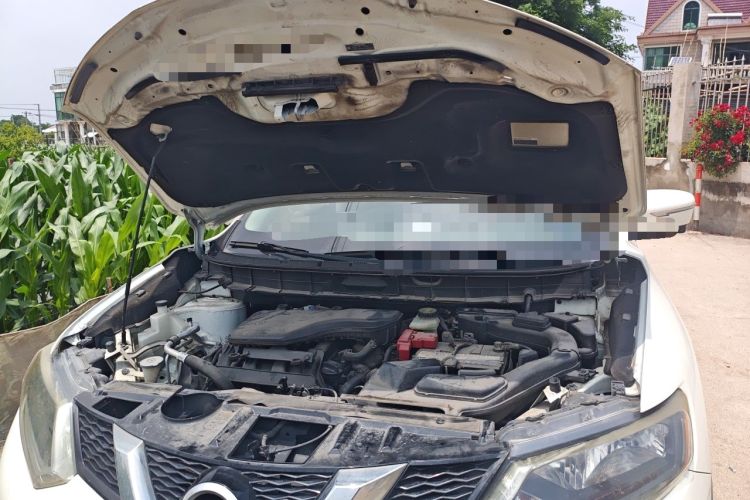 Used Nissan X-Trail 2014 2.0L CVT Smart Edition 2WD Engine Bay