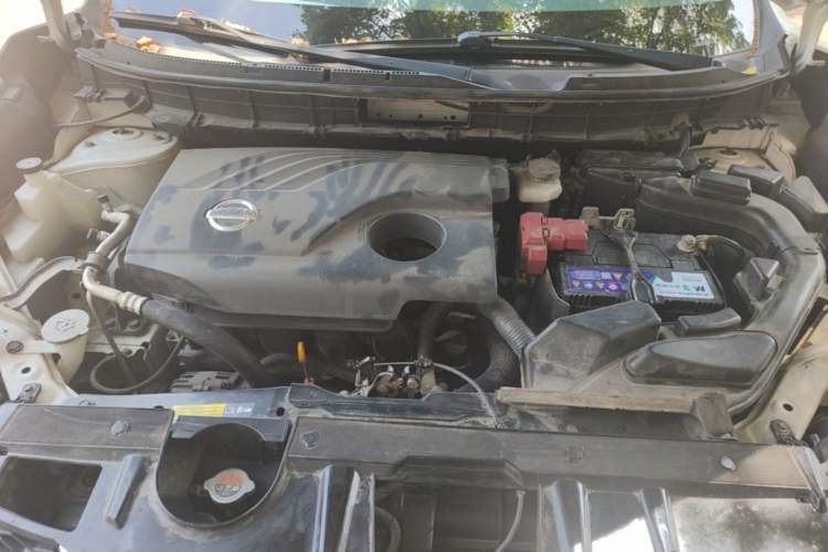 Used Nissan X-Trail 2014 2.0L CVT Comfort Edition 2WD Engine Bay