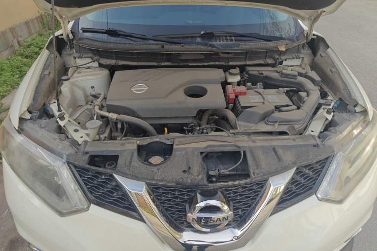 Used Nissan X-Trail 2014 2.0L CVT Smart Edition 2WD Engine Bay